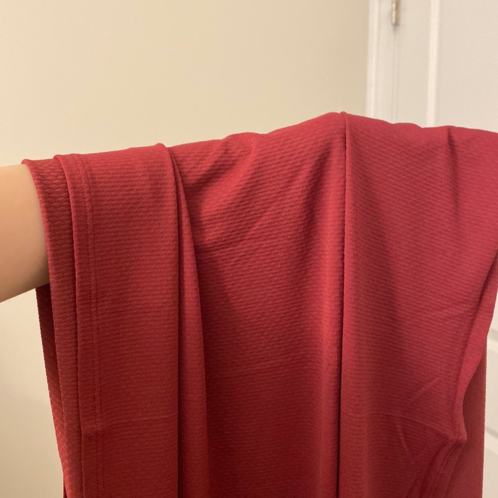 Lululemon red scarf